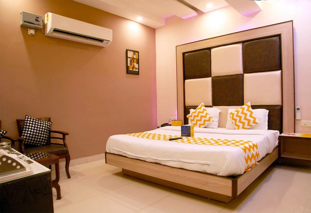 FabHotel Diamond