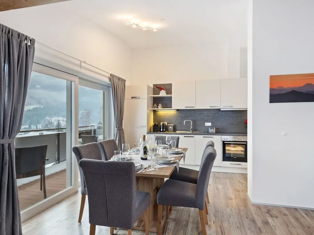 Cosy Apartment in Neukirchen am Großvenediger With Balcony