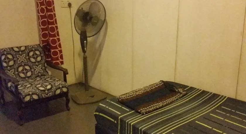 Jalan Jalan Emas Guest House