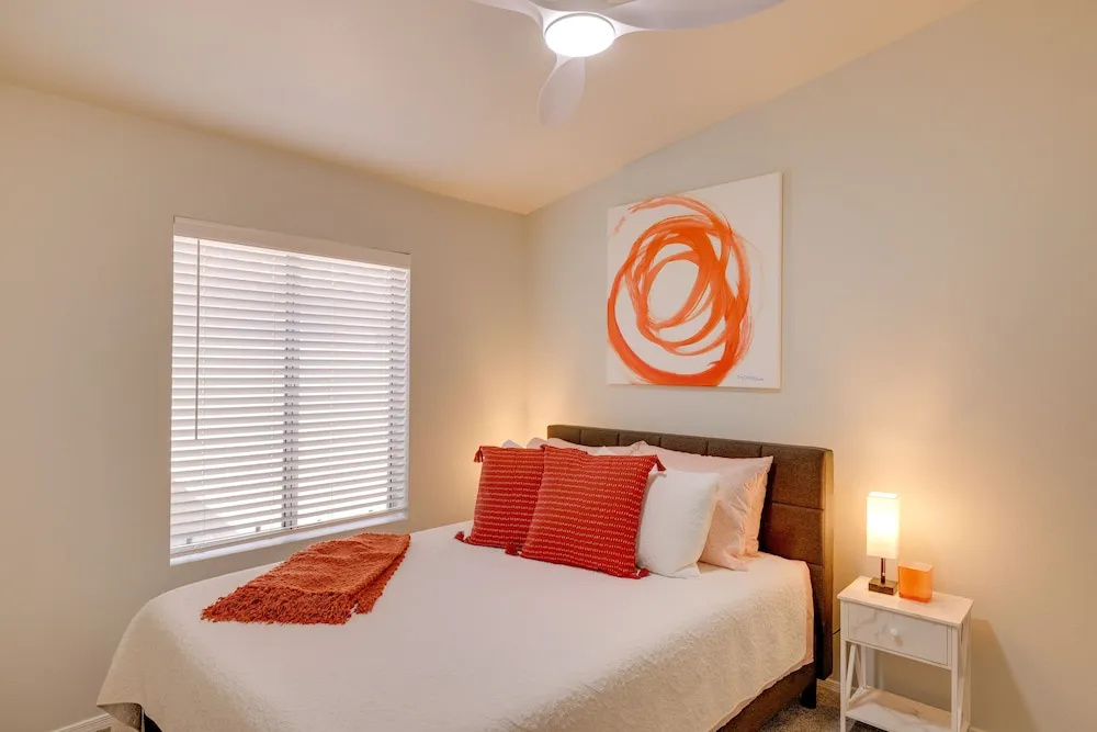 Golf Course View! Dog-friendly Retreat in Glendale