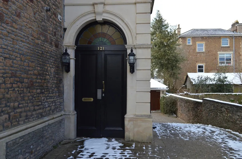 2 Bedroom Apartment With Parking
