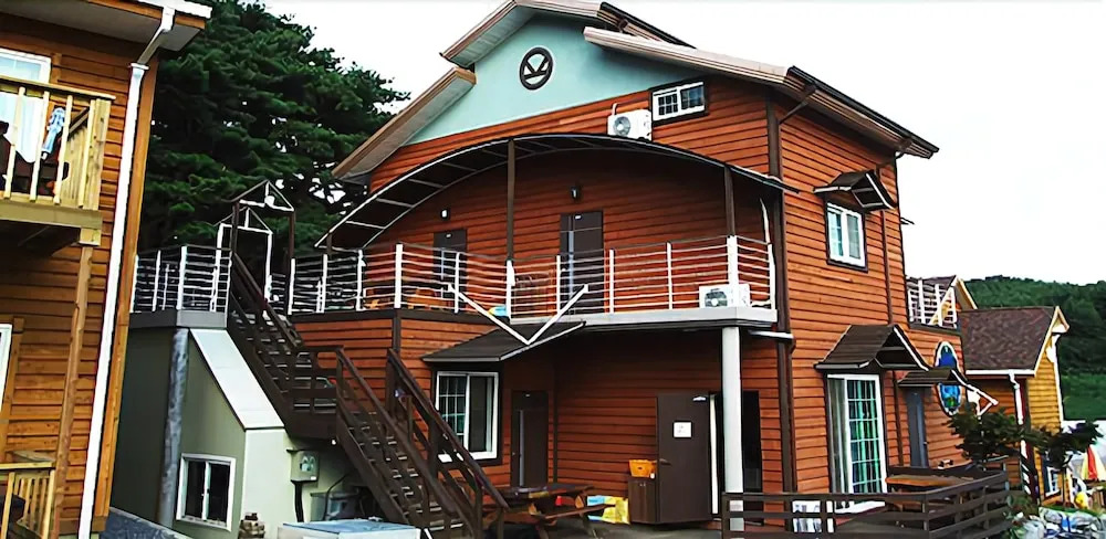 Anmyeondo Dream Garden Pension