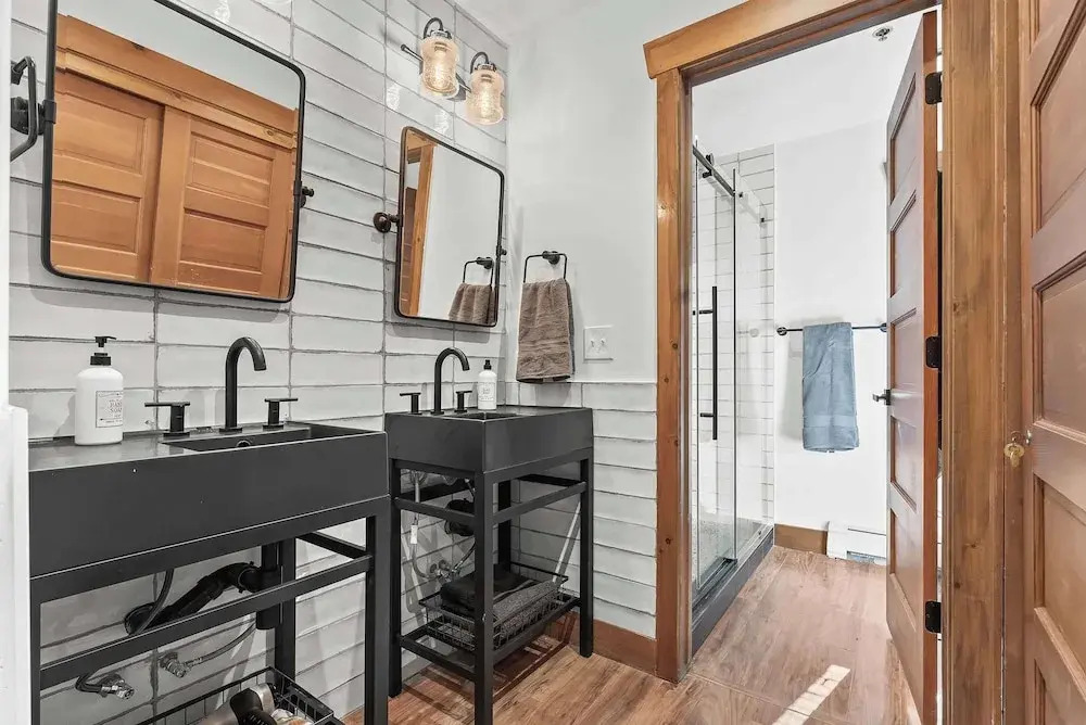 Updated 2 BDR Condo Walk to Deer Valley & City!