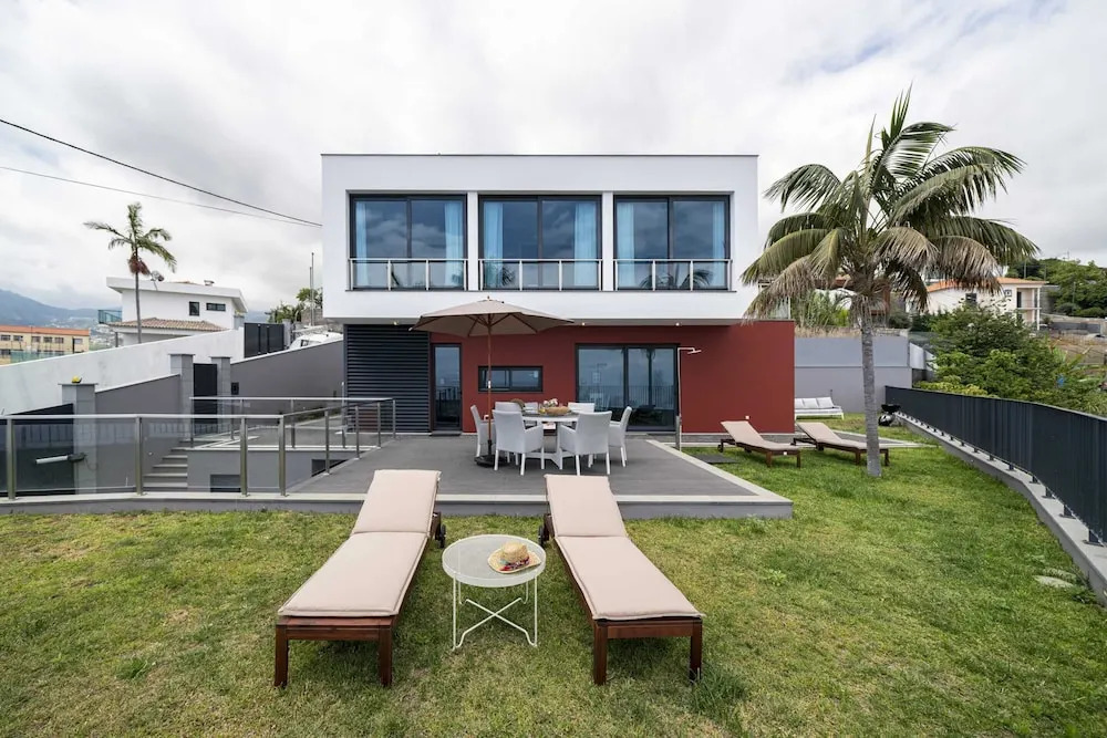 Vila Papagaio Verde by An Island Apart