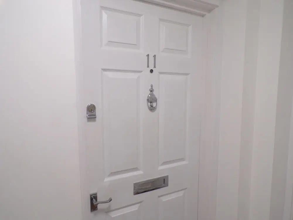 Lakeview Apartments and Rooms