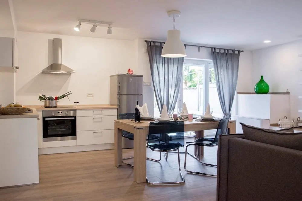 Apartmani Roland
