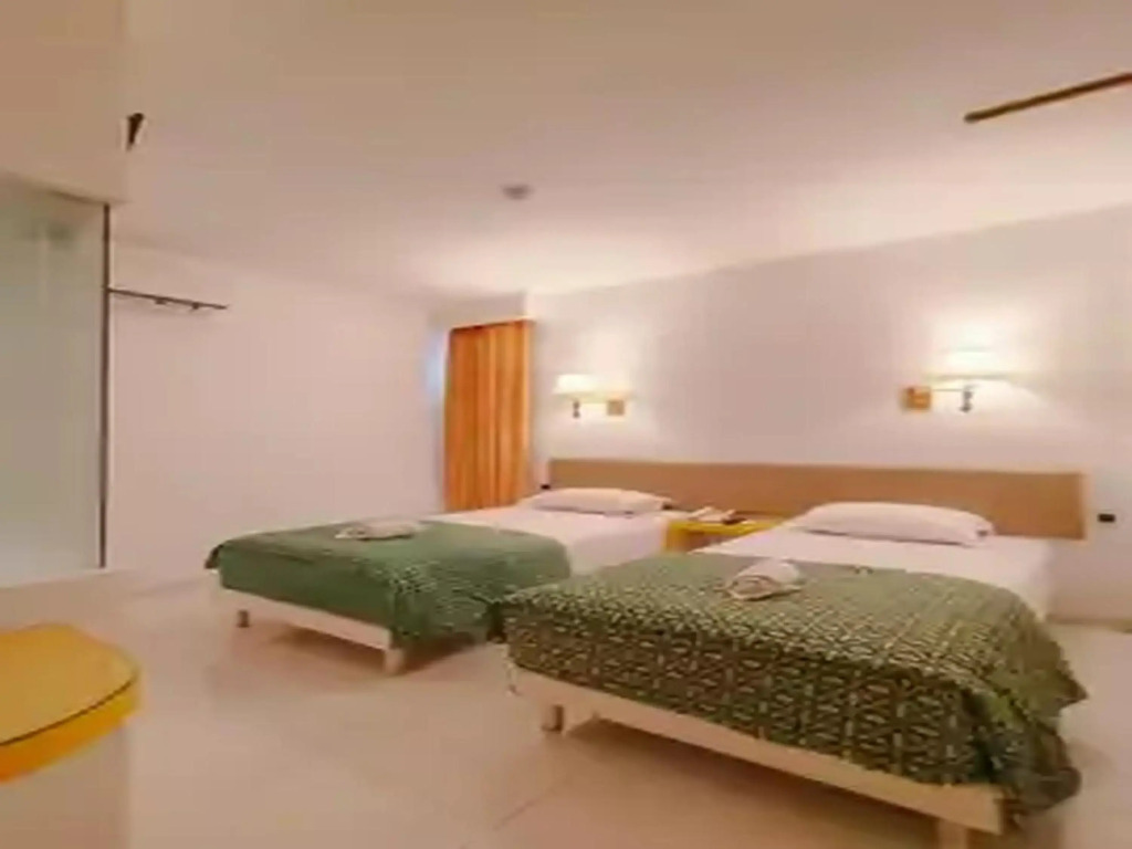 Dewarna Hotel Zainul Arifin