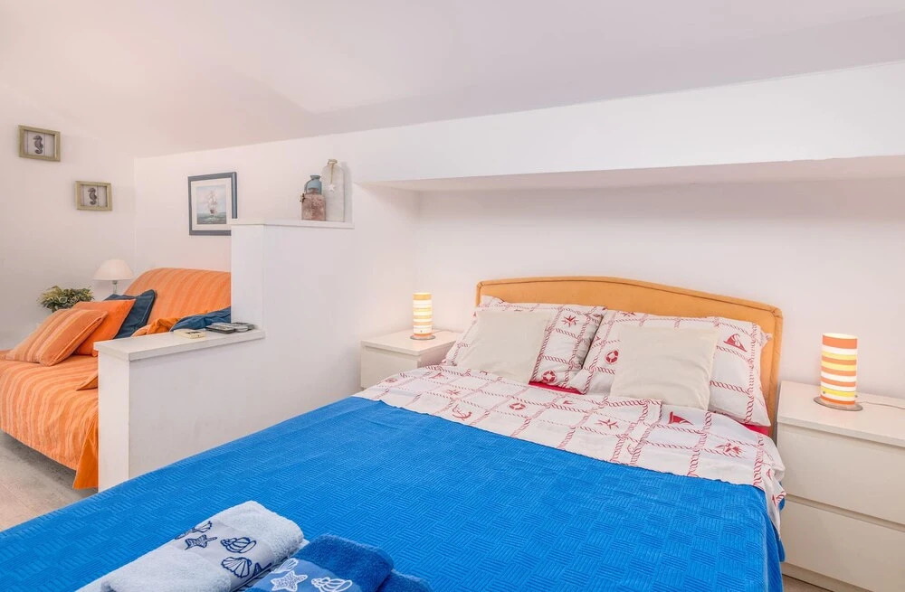 Beautiful Apartment in Vantacici With Wifi