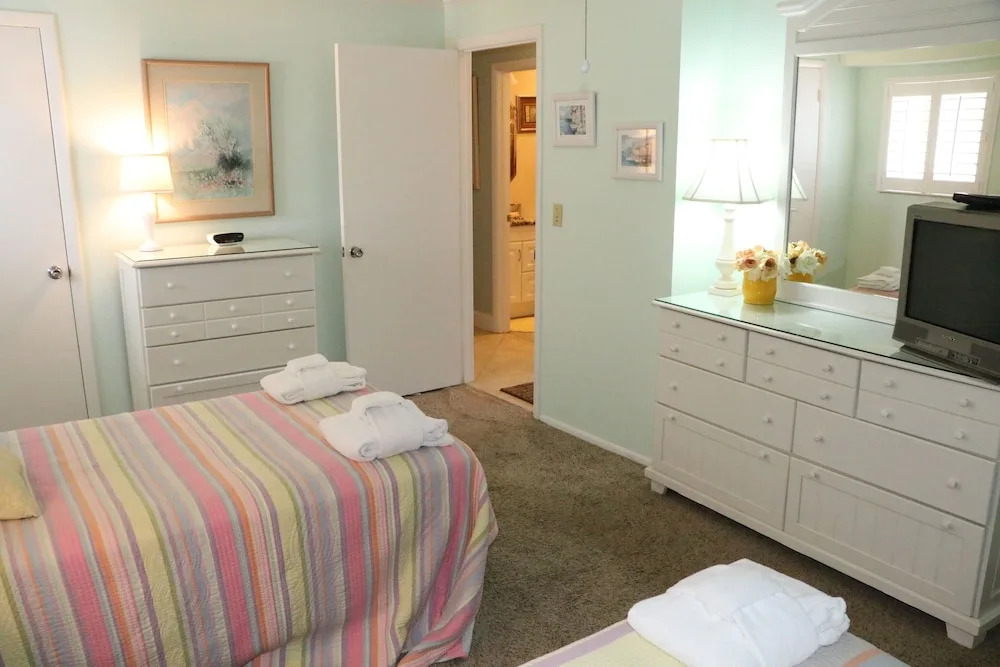 Jamaica Royale 606 - 2 Br Condo
