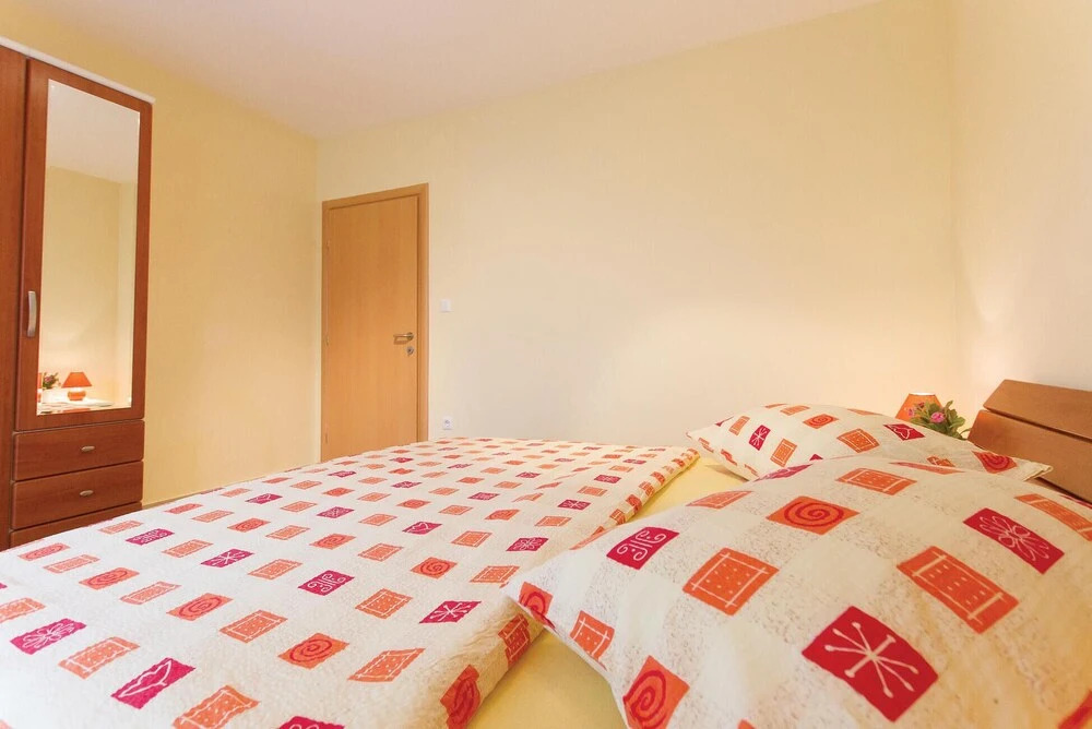 Beautiful Home in Palit With 4 Bedrooms and Wifi
