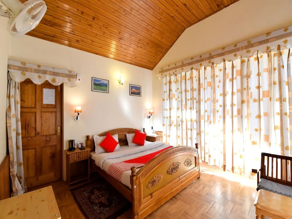 OYO 13352 Home Modern Stay 3BHK Hadimba Temple