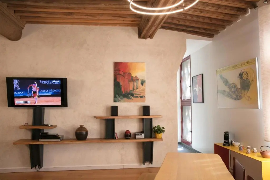 Spacieux Appartement, A-Mi-Chemin, Au Coeur de Tournus