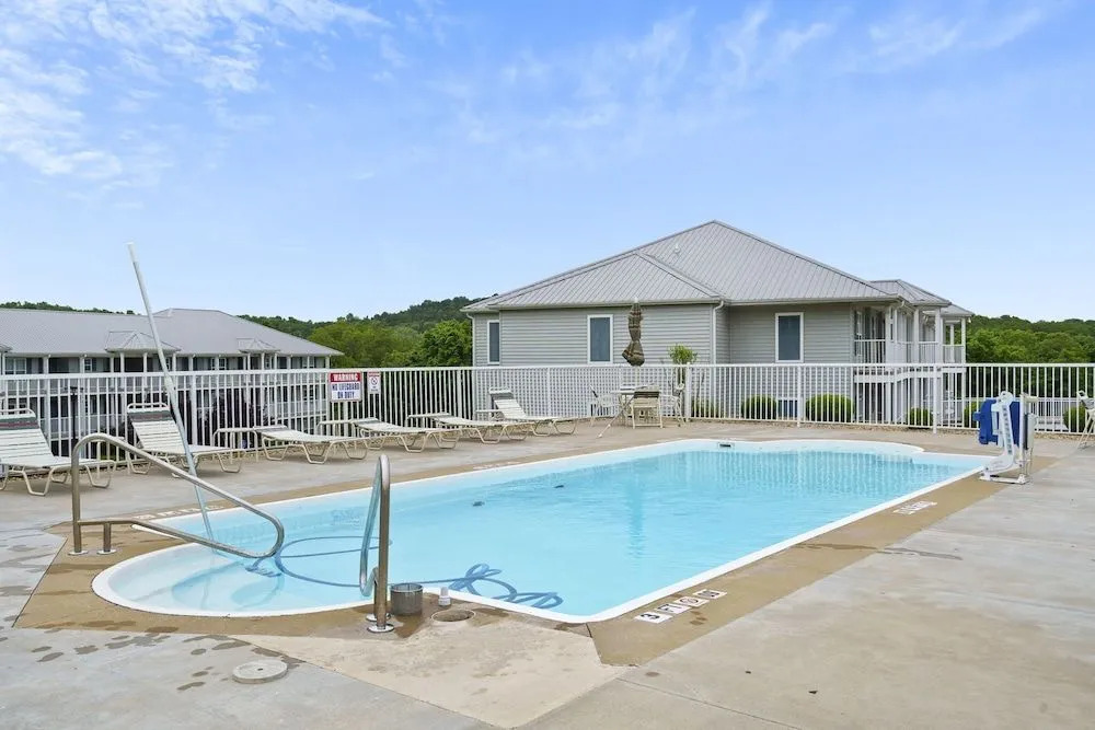 Valley View Retreat - Holiday Hills Branson - Golf Resort -outdoor Pools