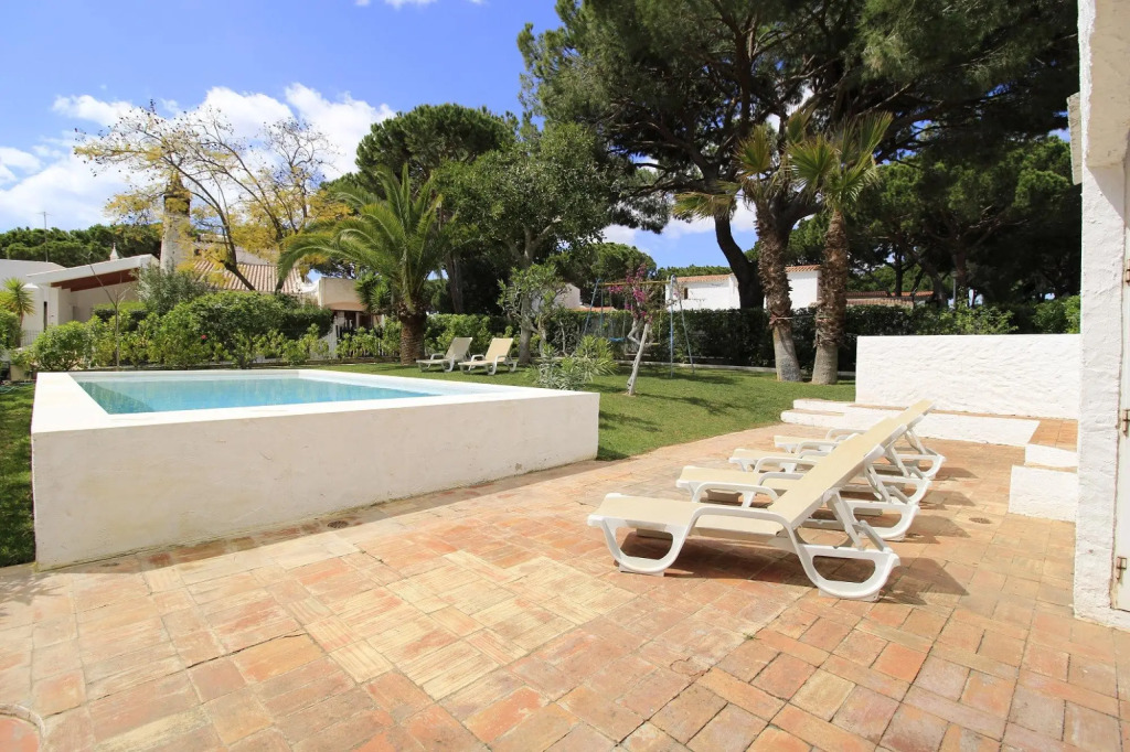 Albufeira Traditional Villa With Pool by Homing