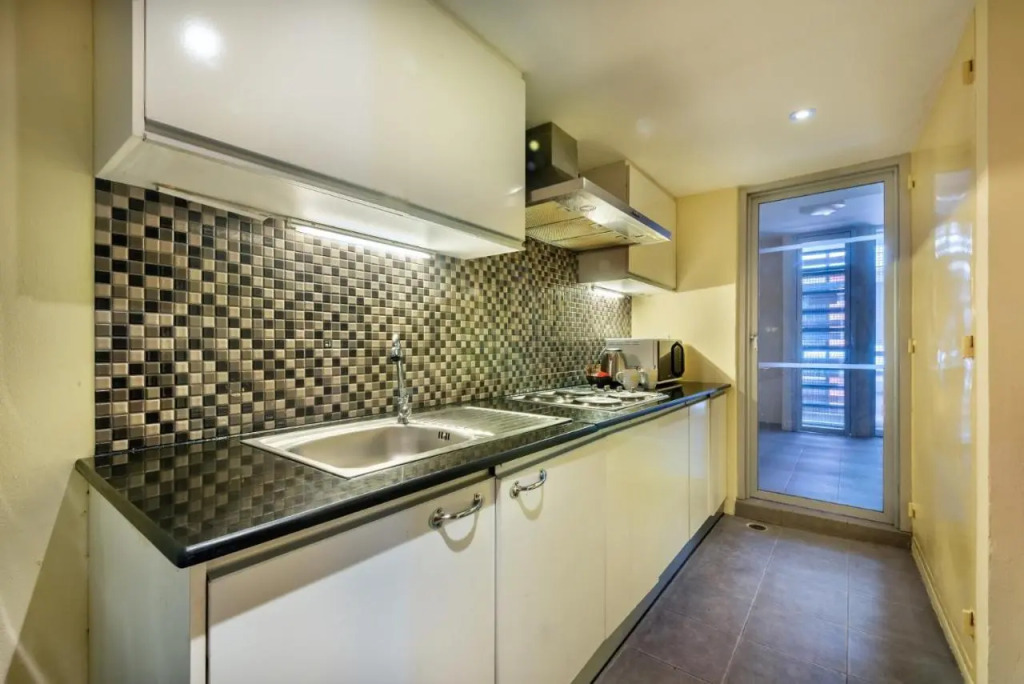 Bandara Silom Suites
