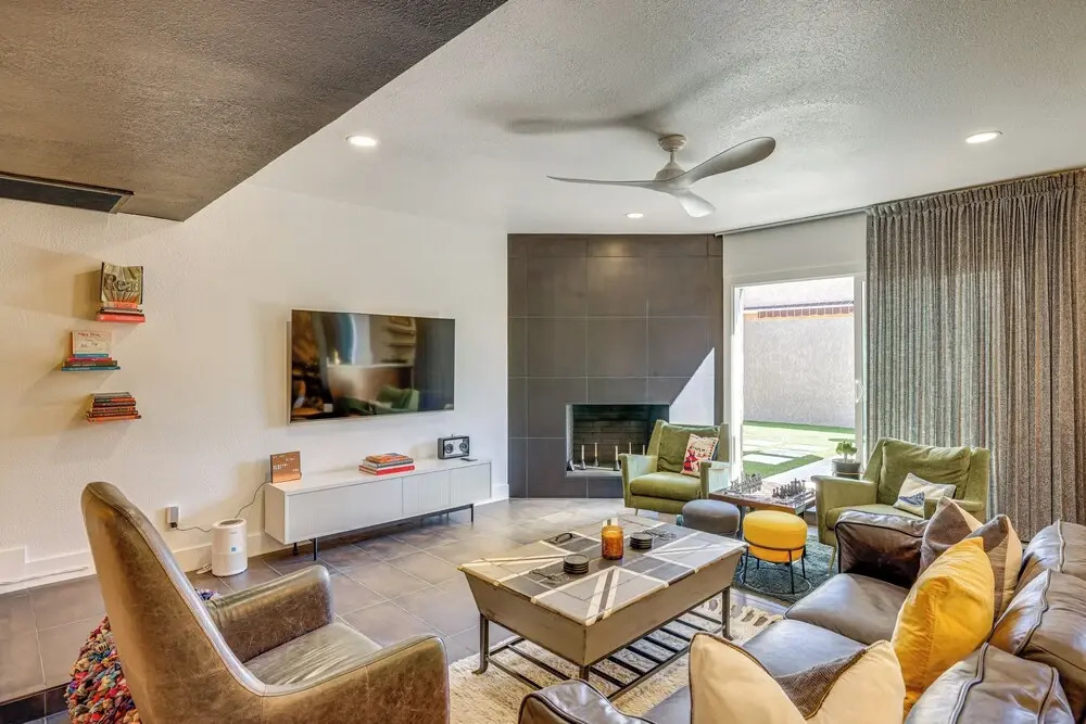 Modern Scottsdale Townhome w/ Heated Pool Access