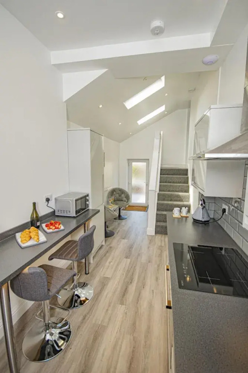Daniel Chambers Lovely Self-catering Apartment Located Within a Beautifully Renovated Building