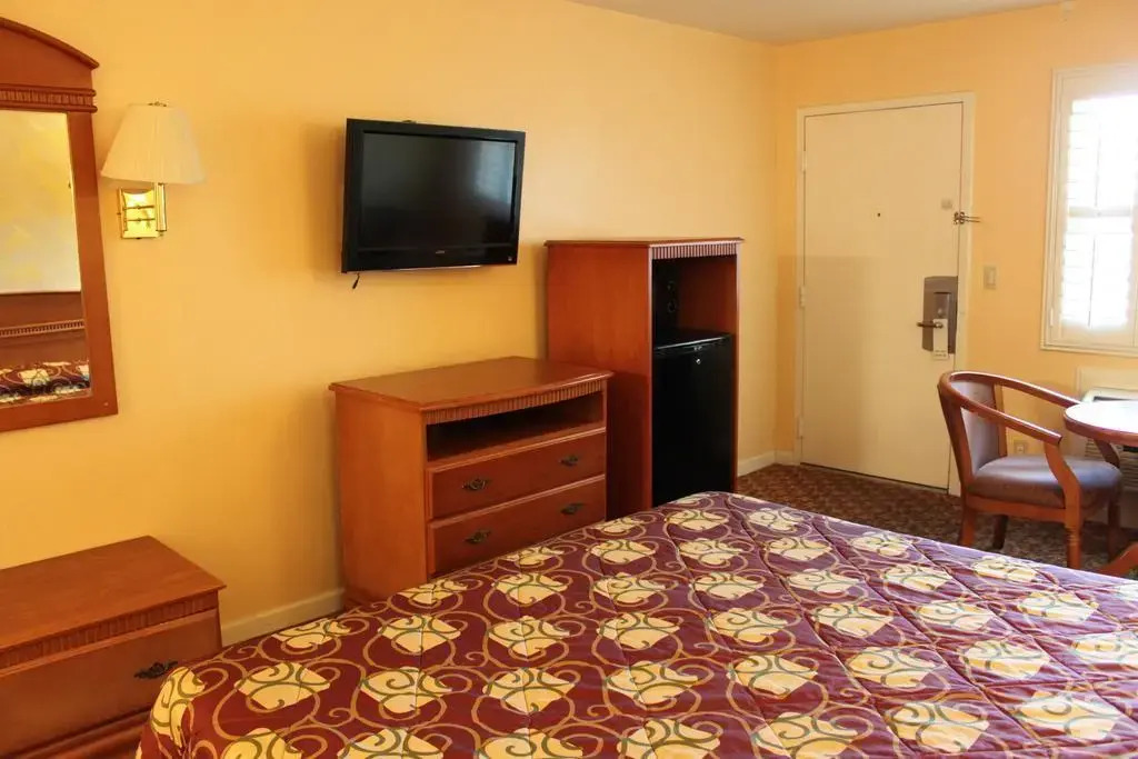 Orange Tustin Inn in Orange