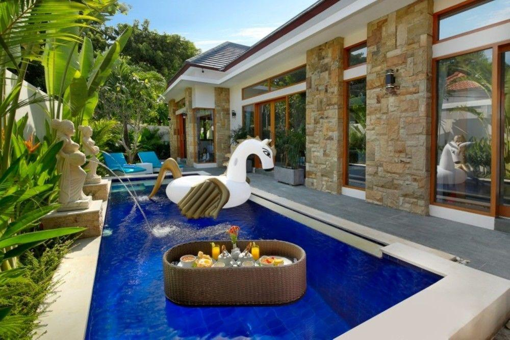 Holl Villa by Wildflower Group