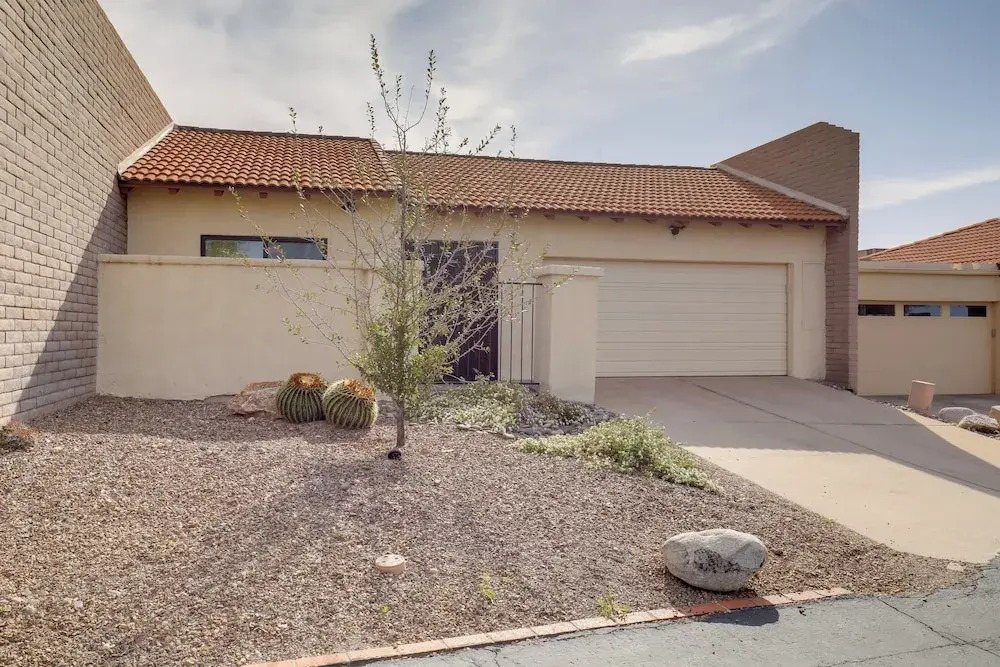 Tucson Townhome w/ Private Patio & Mtn Views!