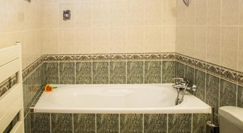 Elegance Hotel