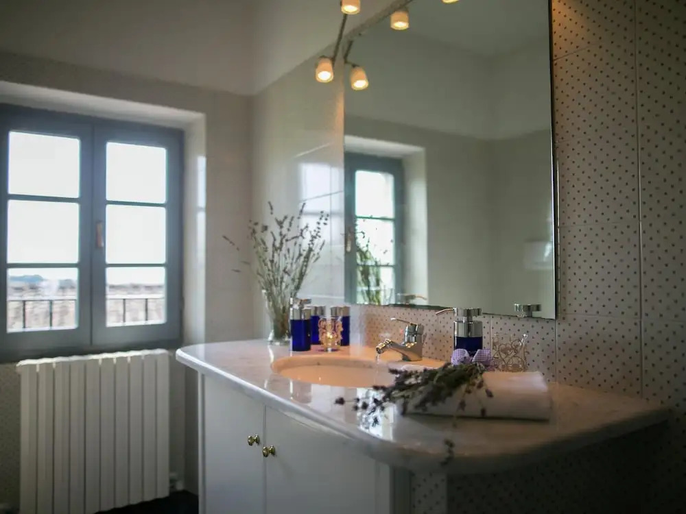 Villa with Private Swimming Pool & Spacious Garden in Valdichiana near Cortona