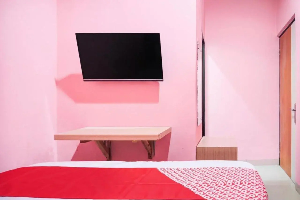 Hotel O Ilir Timur I Near Rsud Siti Fatimah Az-Zahra Formerly Lumendiva Suite
