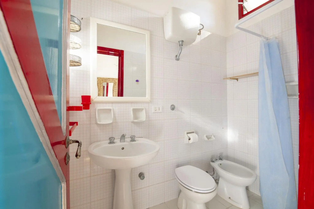 Beachfront apartment overlooking the sea of Torre Specchia-Incoronata