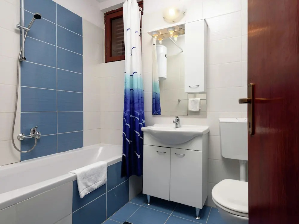 Apartment With Wifi, at 4 km. From City of Trogir