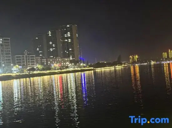Lakeside Residence | Lakeside Scenery Elegant and Comfortable Leisure Homestay (Dongjiang)