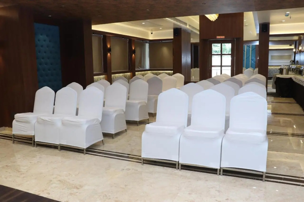 Hotel Golden Nest - Thane