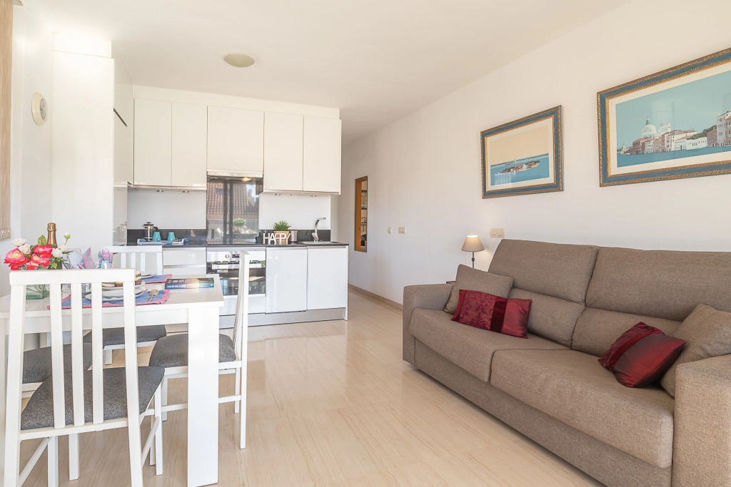 Stunning Seafront Apartment in Carvajal Beach