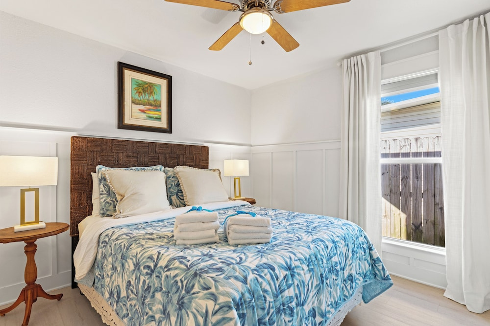 Laguna Breeze! Dog-friendly 4BR Beach Escape for 8 With Coastal Charm!