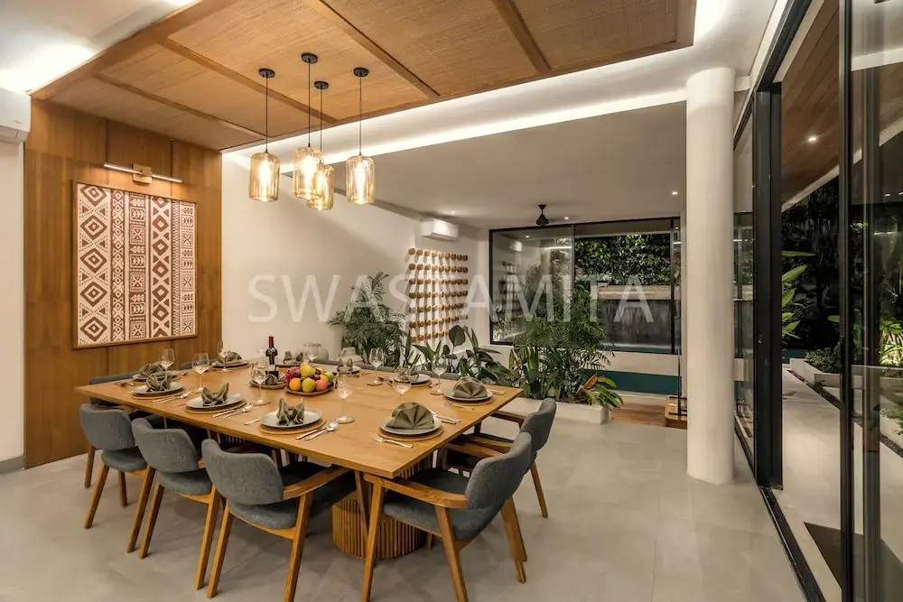 Brand new Luxury 5 br villa 200m to Brawah Beach
