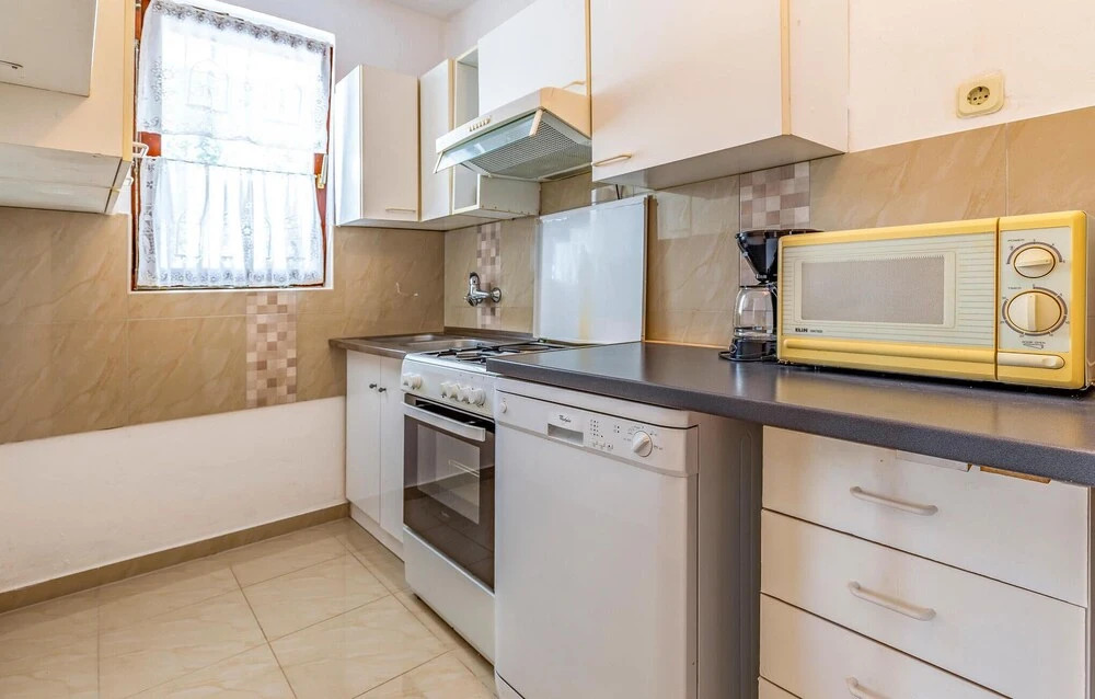 Beautiful Home in Medulin With Wifi and 4 Bedrooms