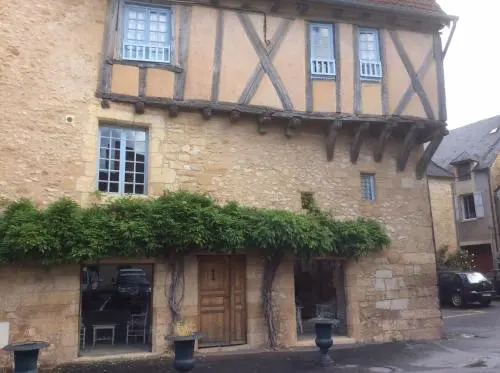 Villa La Roseraie avec accès piscine Hôtel La Roseraie