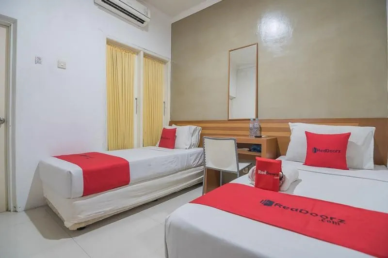 RedDoorz near Politeknik Ilmu Pelayaran 2