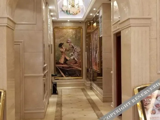 Vienna Hotel (Zunyi Xinpu Riyuexingcheng Branch)