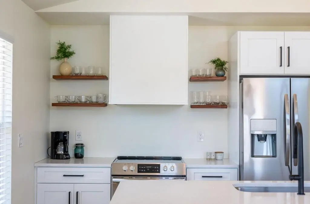 Bright, New Beach House -- 2 blocks to beach!