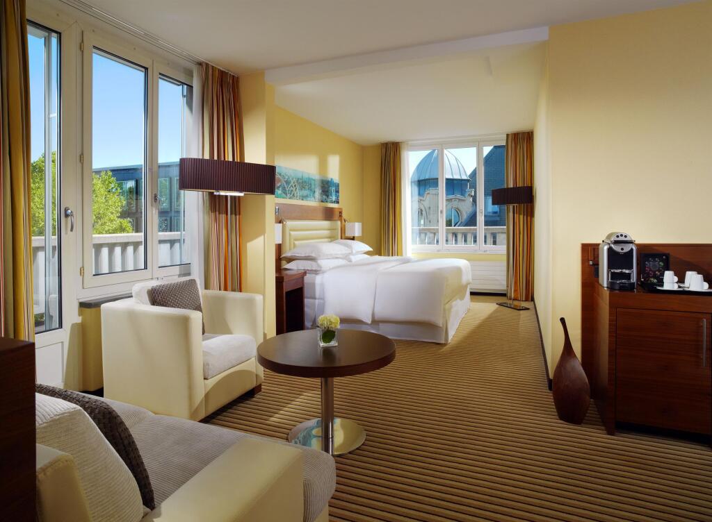 Neues Schloss Privat Hotel Zurich, Autograph Collection