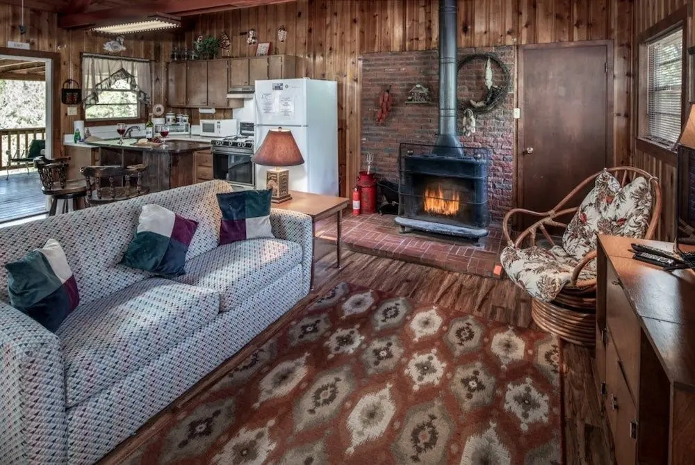 Petty Cabin - Two Bedroom Cabin