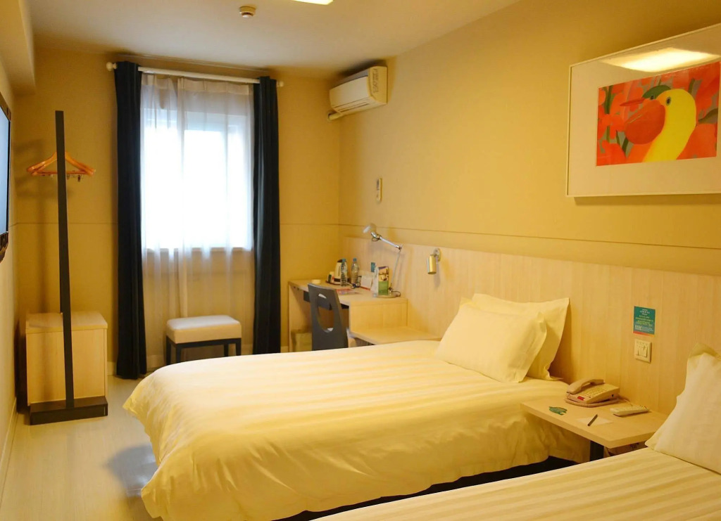Jinjiang Inn Kunming Chenggong Square Dounan Huahui Hotel