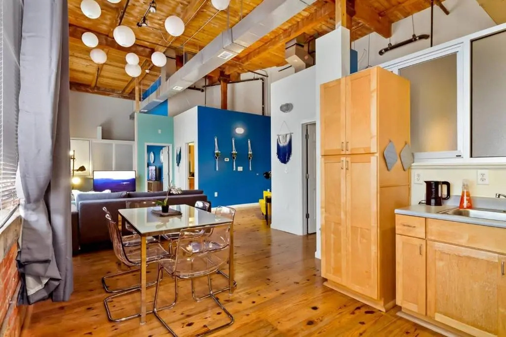 Trifecta Historic Brick 2BR Getaway Superhost