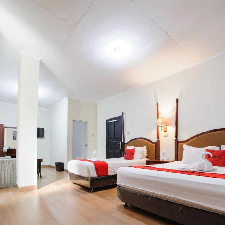RedDoorz Plus @ Jalan Raden Intan Lampung