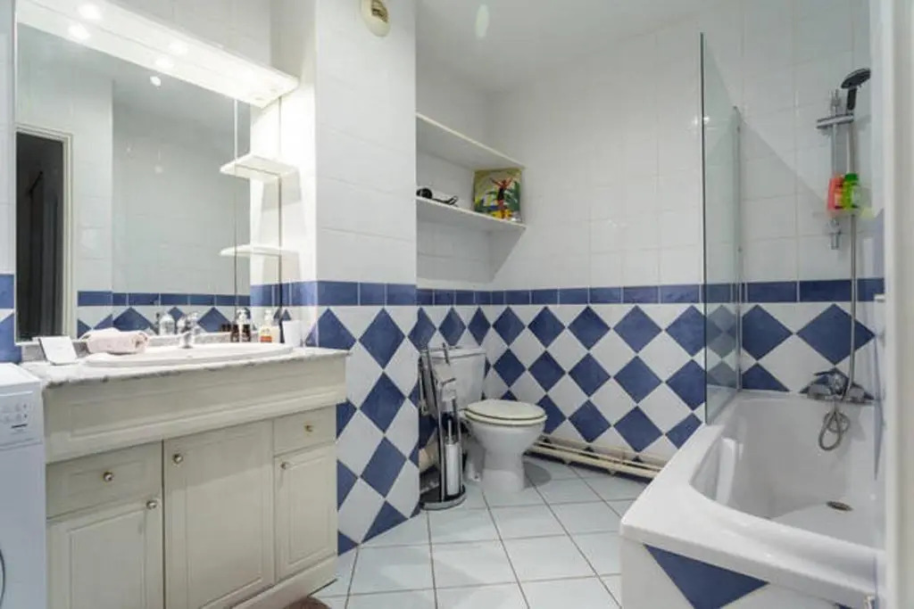 Ste Reparate F4 Moderne, Design, Place Rossetti, Heart Old Town