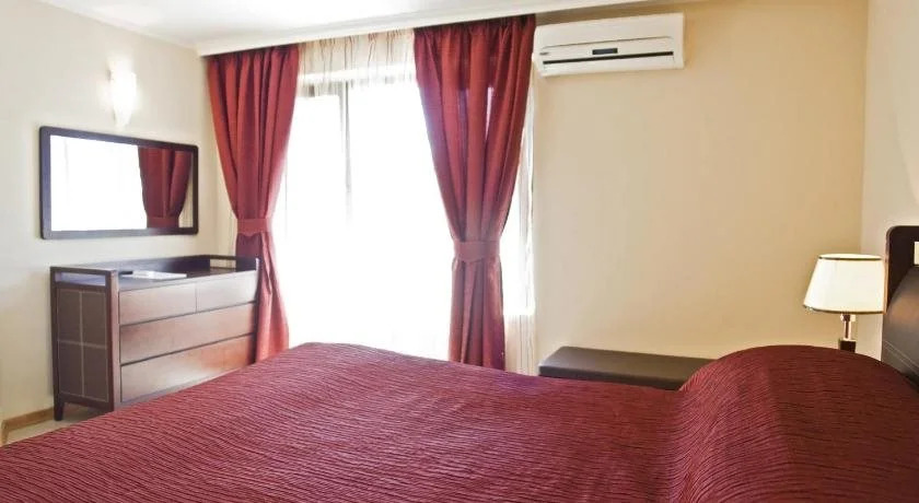 Oasis Park Hotel