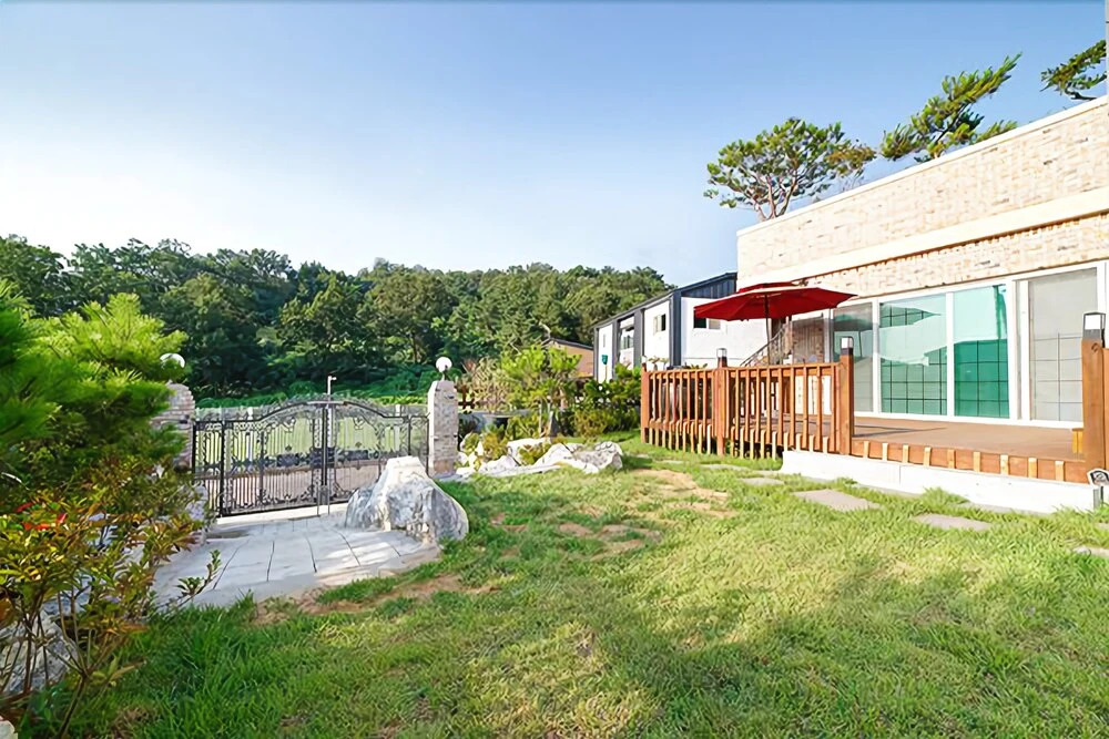 Jebudo Bomdanbee Pension