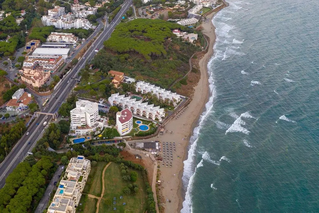 La Luna Beach