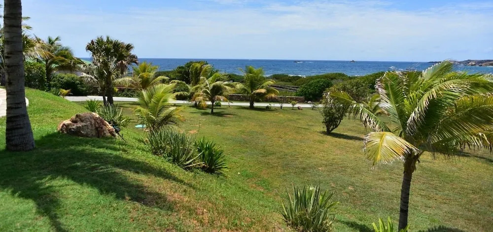 Villa La Roche Dans L'eau