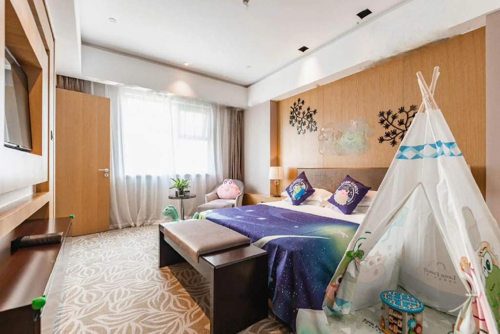 Ningbo East Harbour Hotel